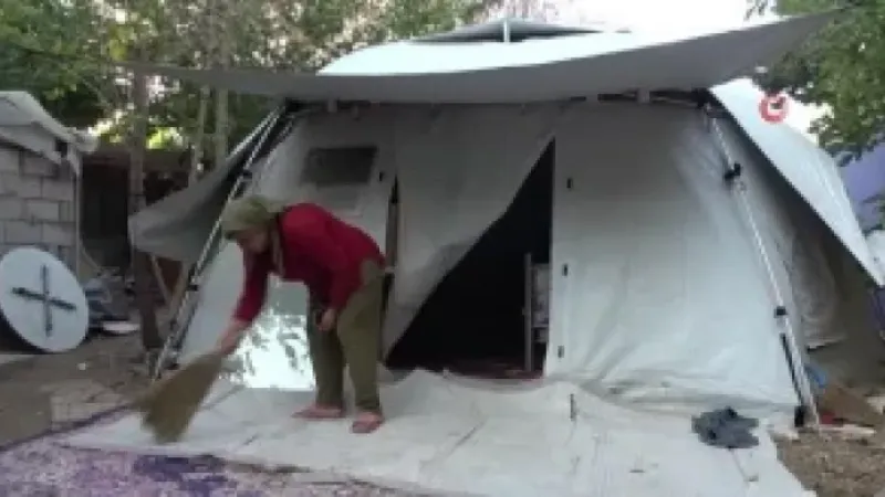 Prefabrik ev hayali çadırda bitti